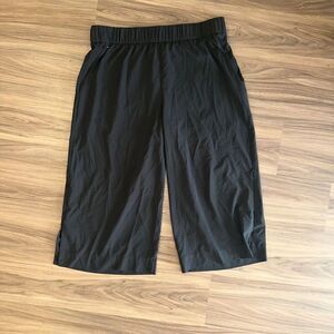 Soft Surroundings black wide‎ leg crop pants size petite large